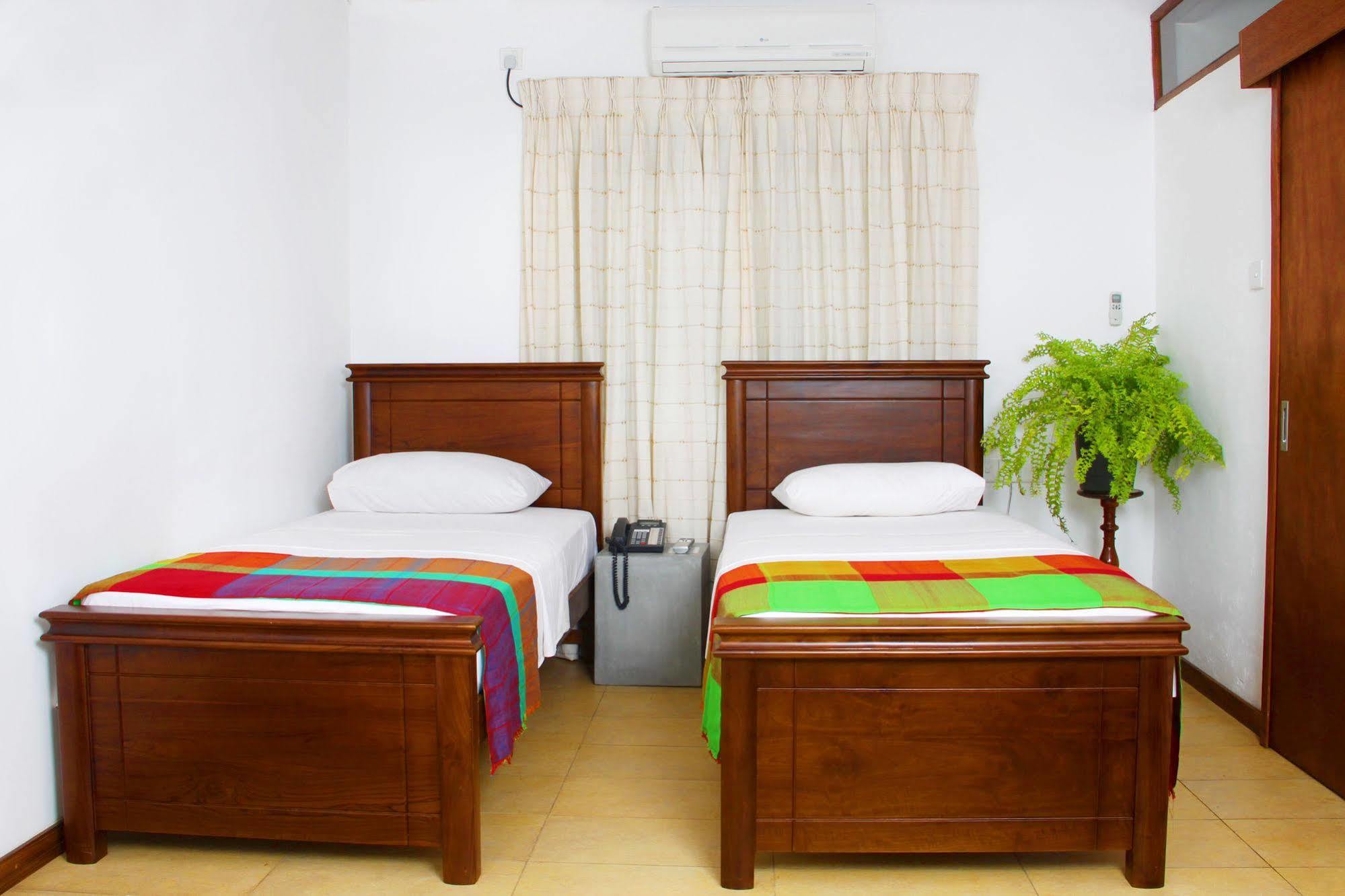 Lodge 19 Negombo Exterior photo
