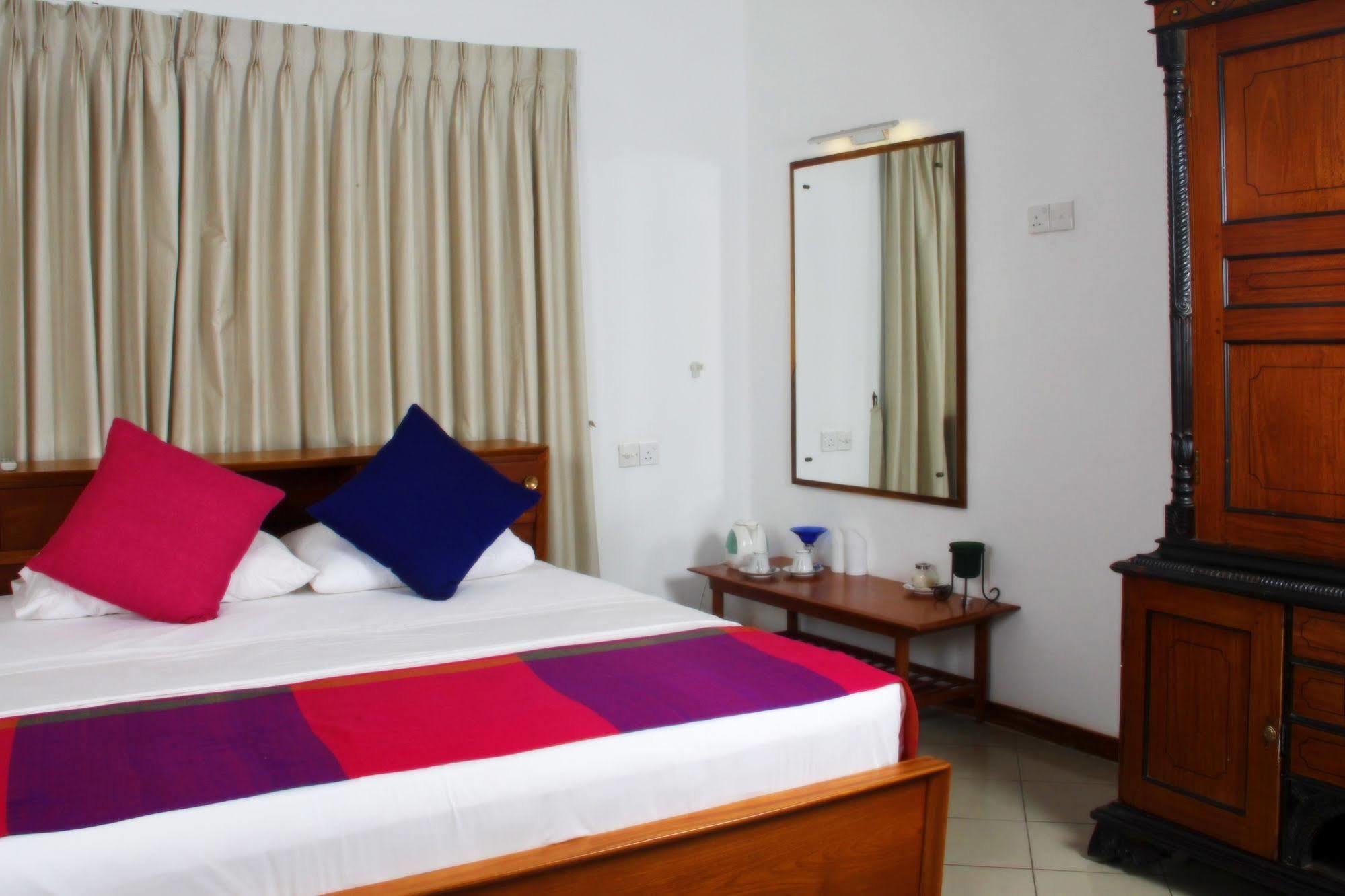 Lodge 19 Negombo Exterior photo