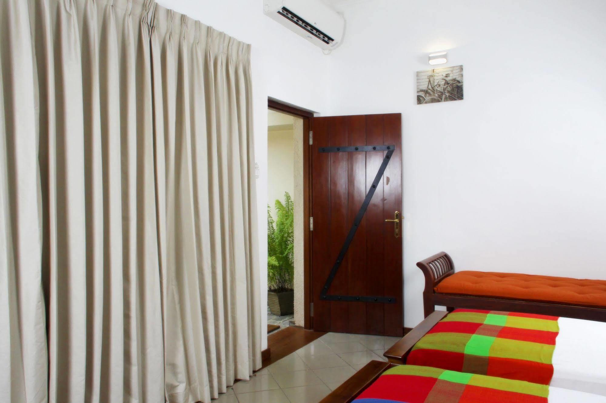 Lodge 19 Negombo Exterior photo